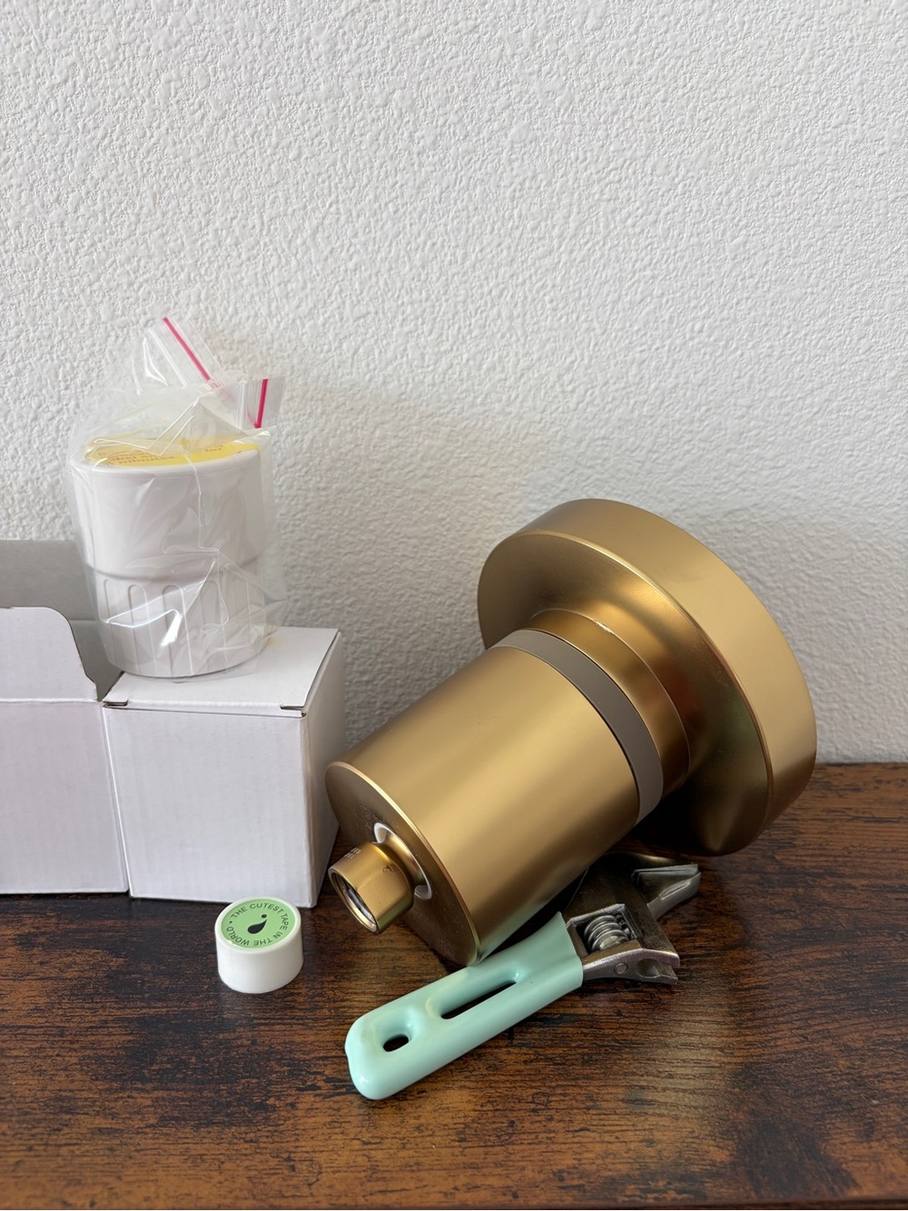 THE JOLIE FILTERED SHOWERHEAD - Brushed Gold